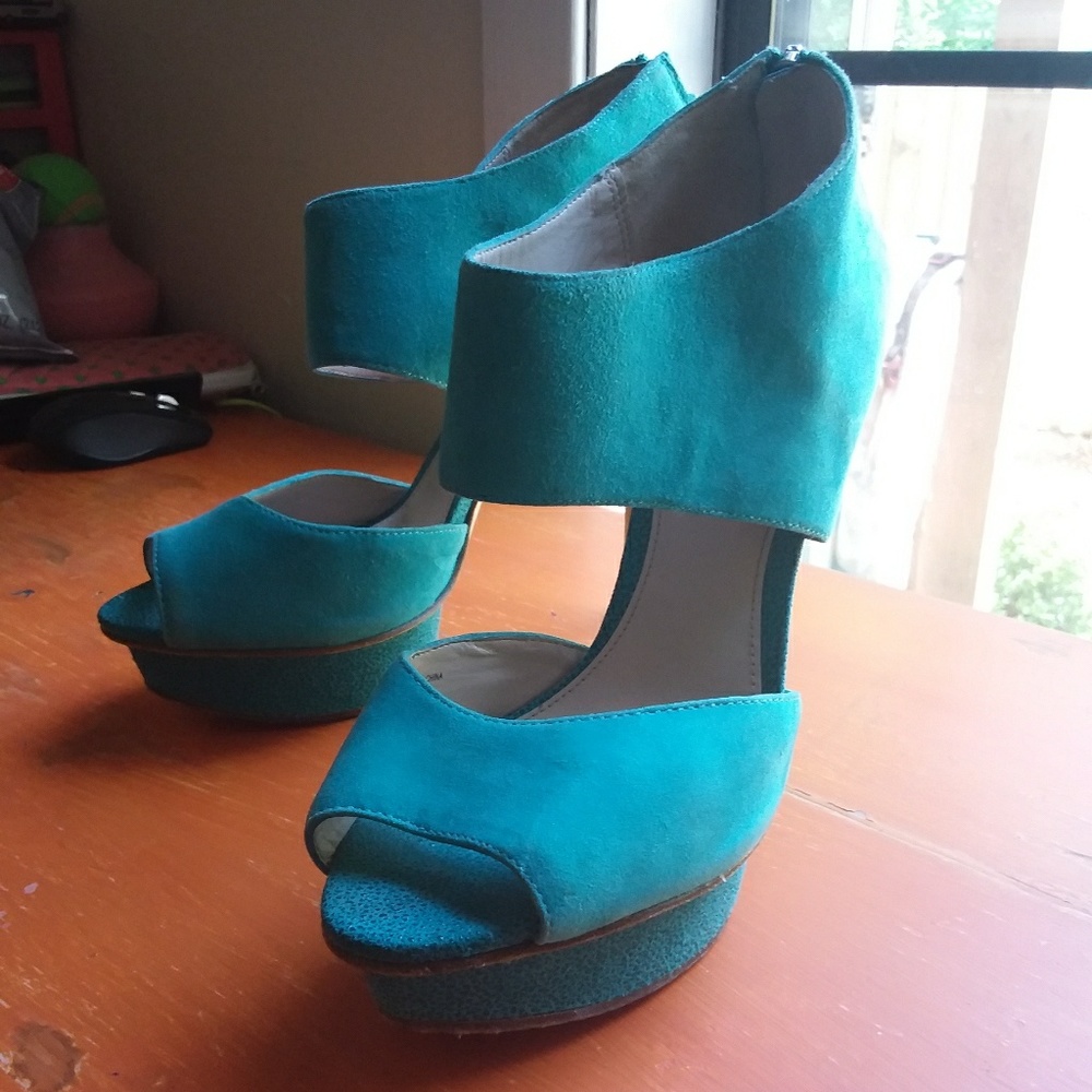 Pella Moda Turquoise Stilettos